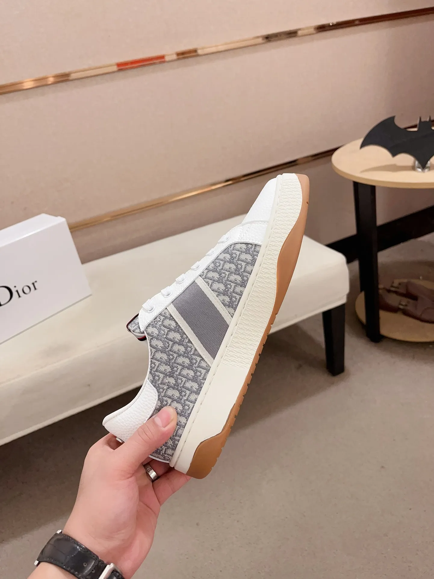 Factory price: 420💰[Dior·Dior] New casual sports style men's shoes, new spring and summer design, perfect workmanship, lace-up lazy style to create wardrobe quality, upper: imported first-layer cowhide, sheepskin lining is soft and comfortable, ultra-light TPU wear-resistant outsole, simple, versatile fashion men's shoes, excellent color code number 38--44. (Can be customized for 45 non-refundable)